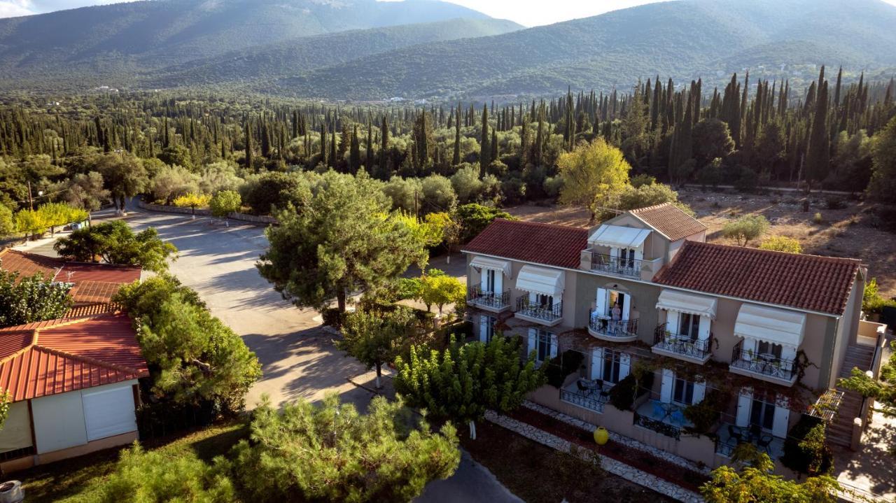 Daire Stalaktites Sami (Kefalonia)